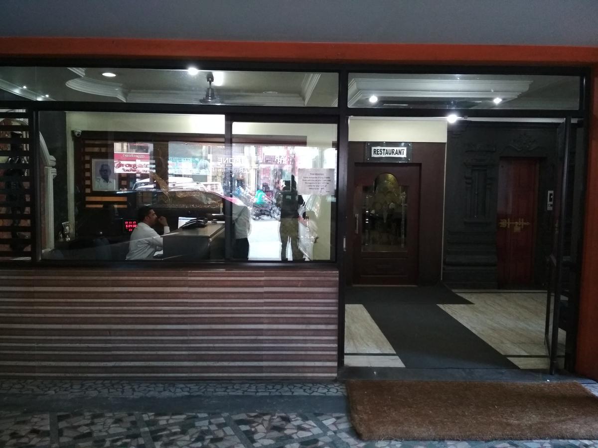 Hotel Rukmini Alwaye Zewnętrze zdjęcie