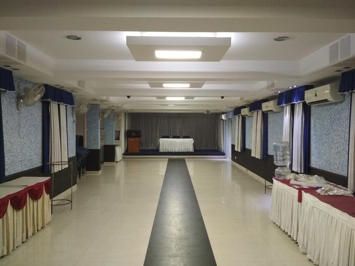 Hotel Rukmini Alwaye Zewnętrze zdjęcie