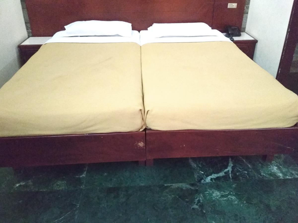 Hotel Rukmini Alwaye Zewnętrze zdjęcie
