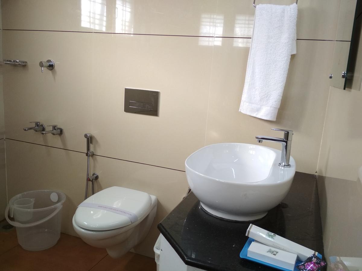 Hotel Rukmini Alwaye Zewnętrze zdjęcie
