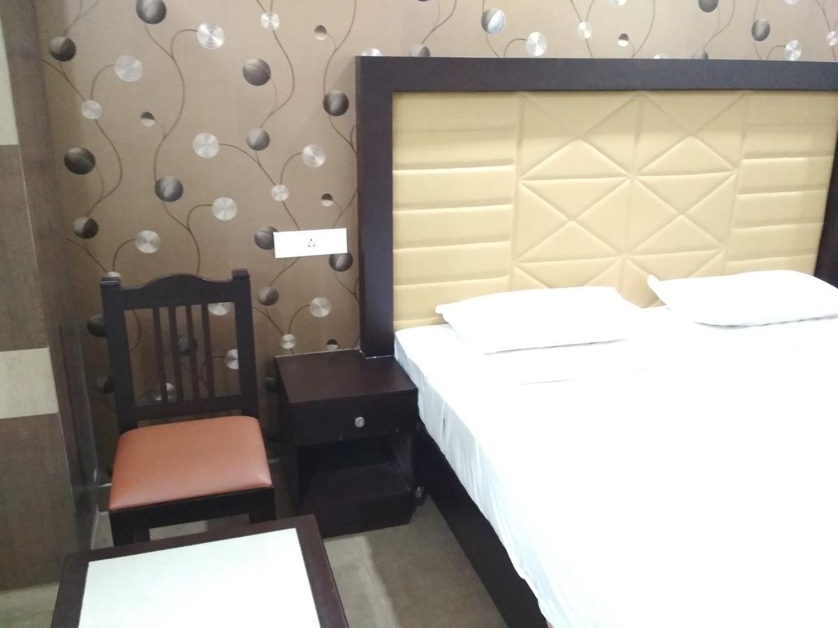 Hotel Rukmini Alwaye Zewnętrze zdjęcie