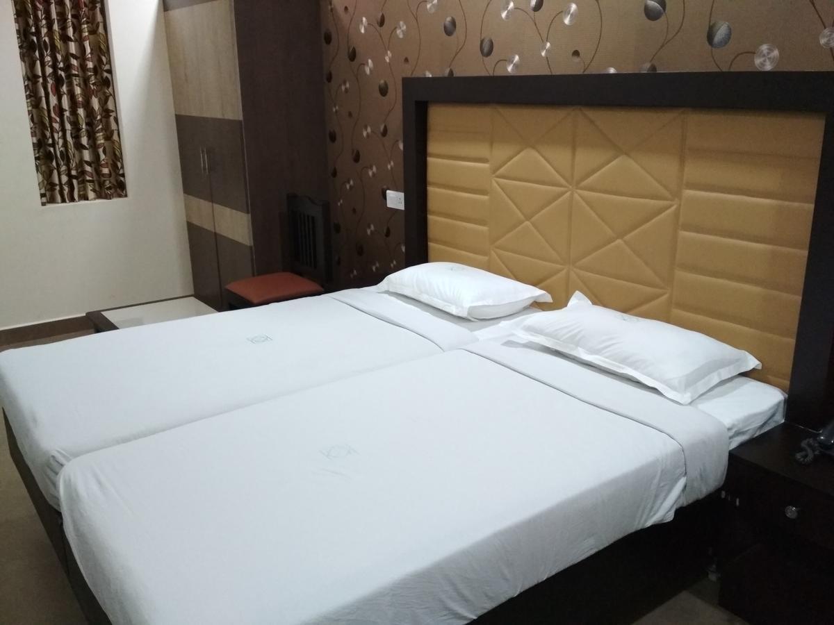 Hotel Rukmini Alwaye Zewnętrze zdjęcie