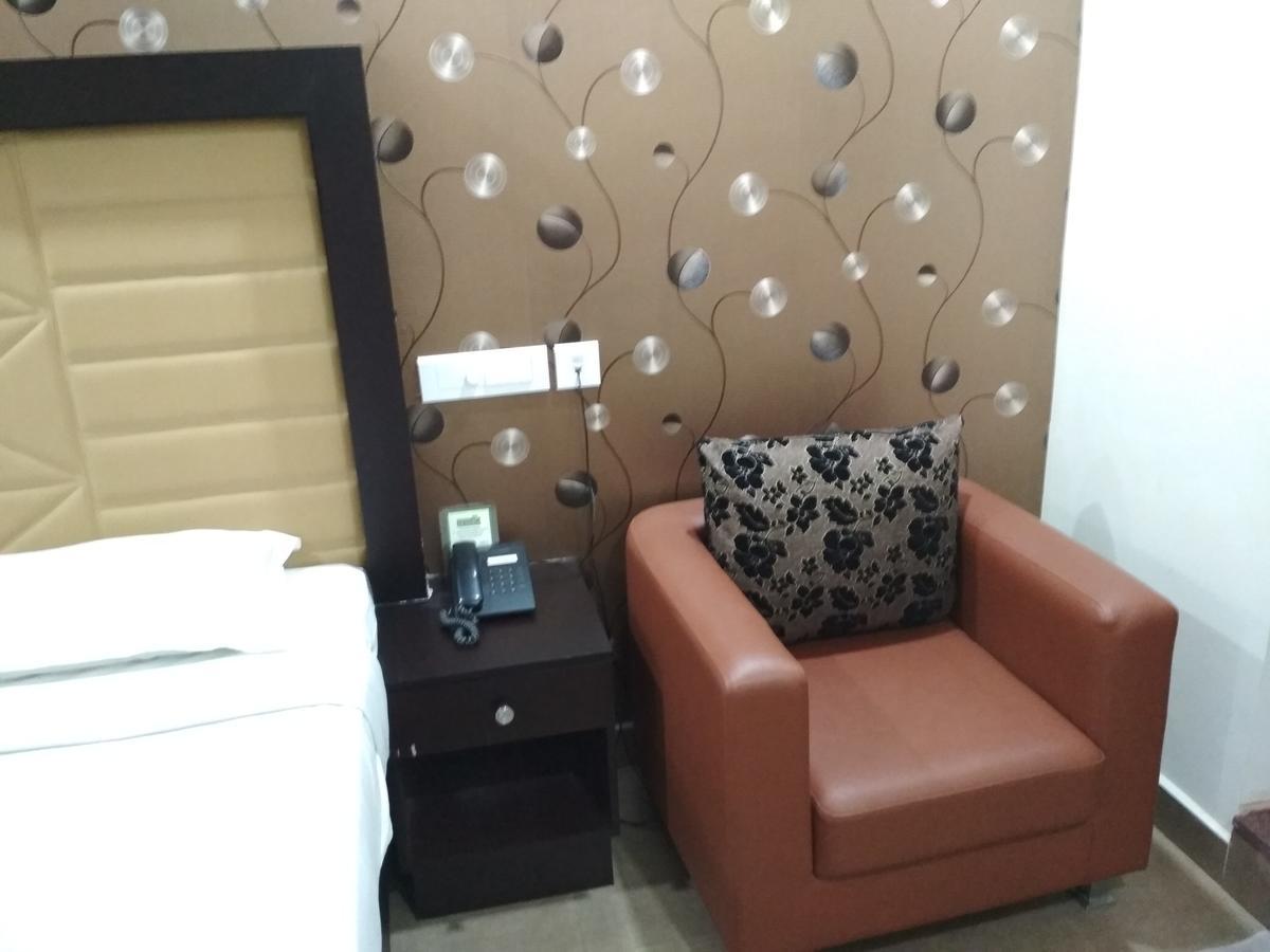 Hotel Rukmini Alwaye Zewnętrze zdjęcie