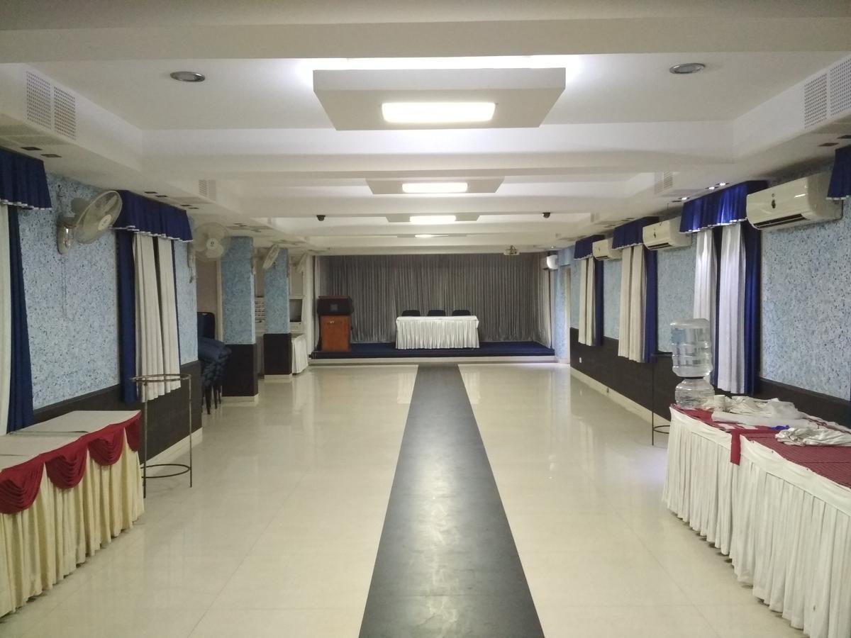 Hotel Rukmini Alwaye Zewnętrze zdjęcie