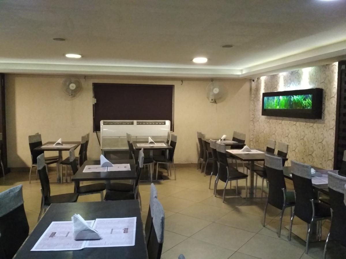Hotel Rukmini Alwaye Zewnętrze zdjęcie